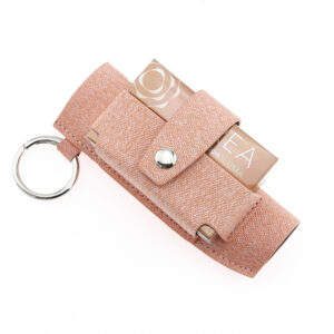 ILUMA-ONE-保护套-磁扣开合-防止配件掉落特写